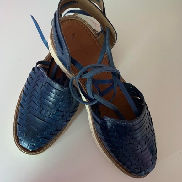 Blue leather sandals Size 9 - Picture 1 of 1